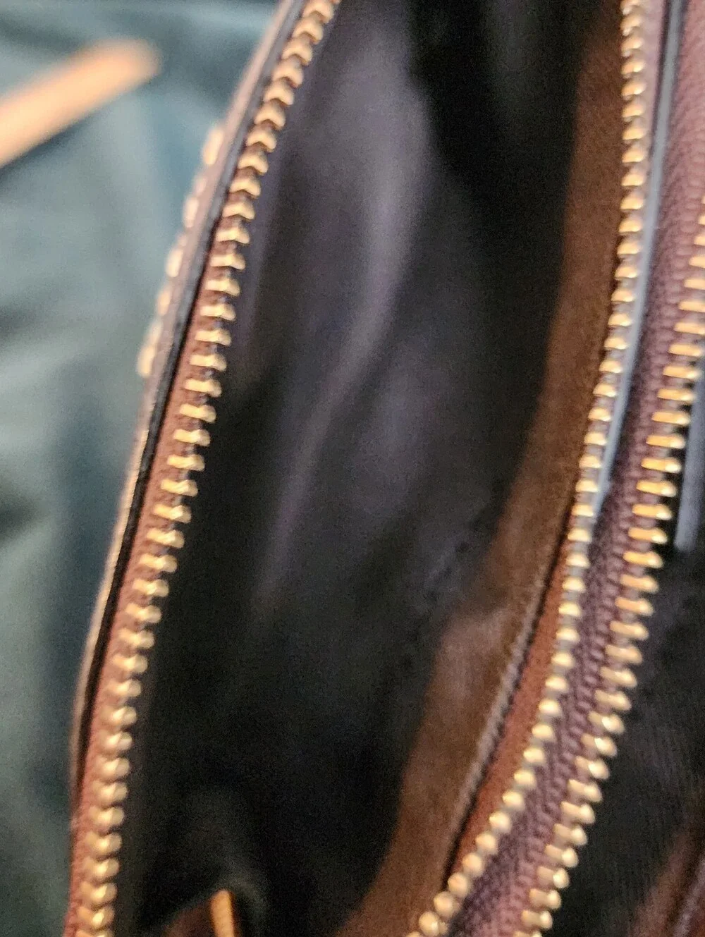 COACH Pebbled Leather Double Corner Zip Bag Bronze/Brown WristletThis is a lit